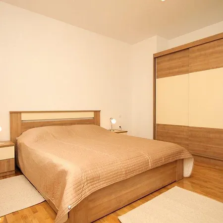 829b Apartament