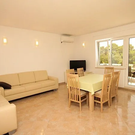 829b Apartament *